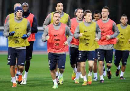 足球迷的素质怎么样,足球迷的状态描写