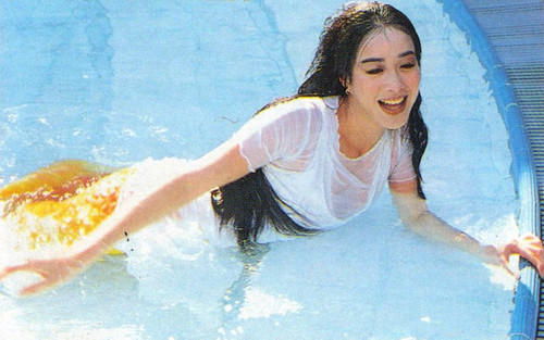 她是最美马夫人,真人秀情定80后小鲜肉,三个女儿幸福还是烦恼