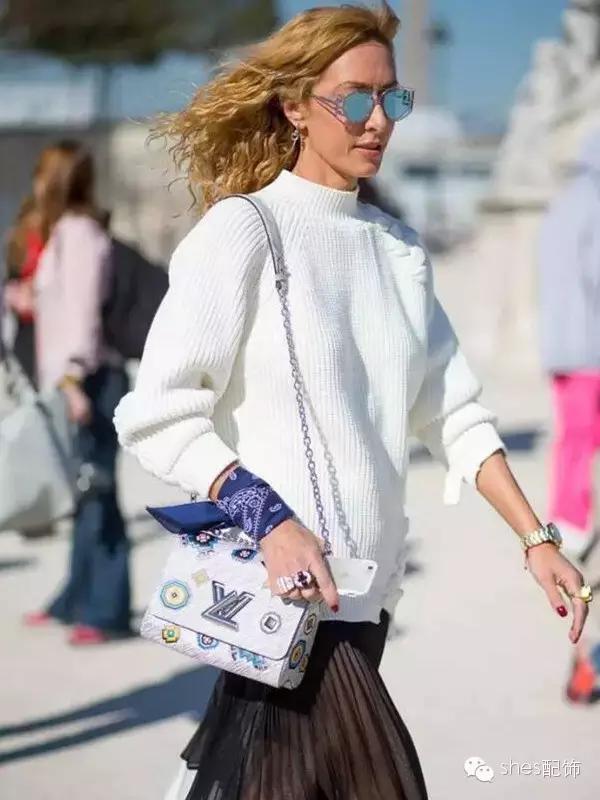 懒人小方巾的系法,年轻人小方巾的各种系法冬季