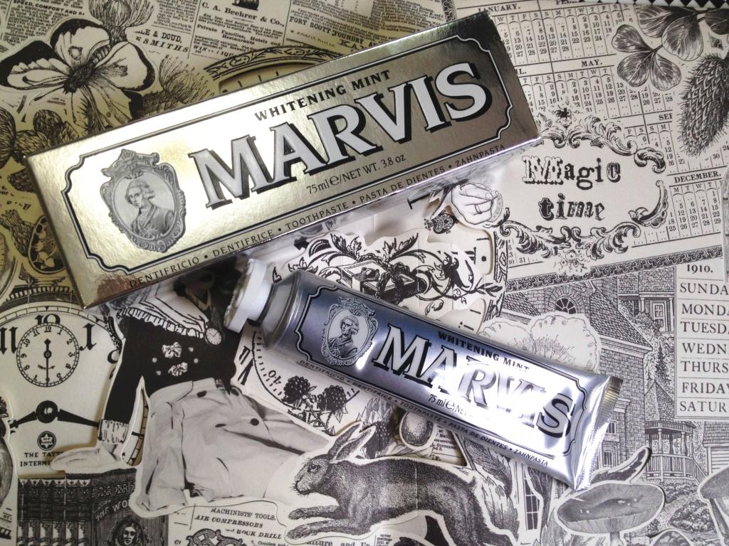 牙齿不够白！笑的时候都不敢露齿，该肿么办才好！