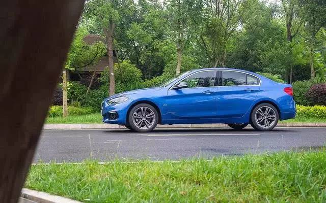 宝马1系120i运动版真实体验,2023宝马1系驾驶体验