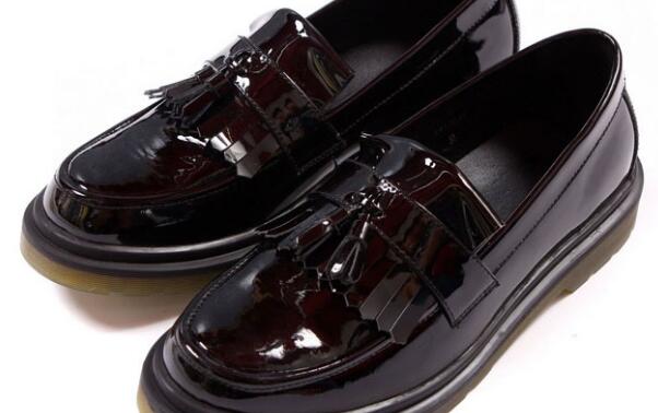 结实的漆皮鞋怎么清洗干净,漆皮鞋怎么清理保养