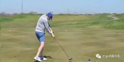 右曲球的正确纠正方法,右曲球挥杆解决方法