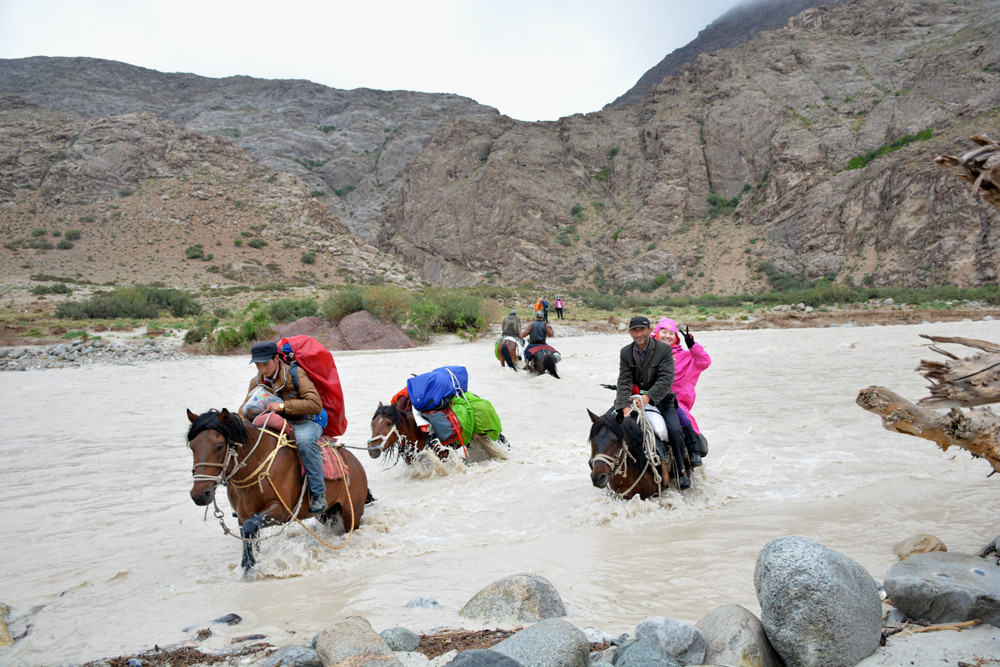 行者无疆-6月乌孙，漂洋过海为圣湖，翻山越岭因初心
