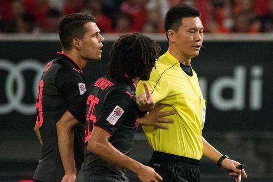 国际比赛十大争议判罚,中国主裁再现神奇判罚