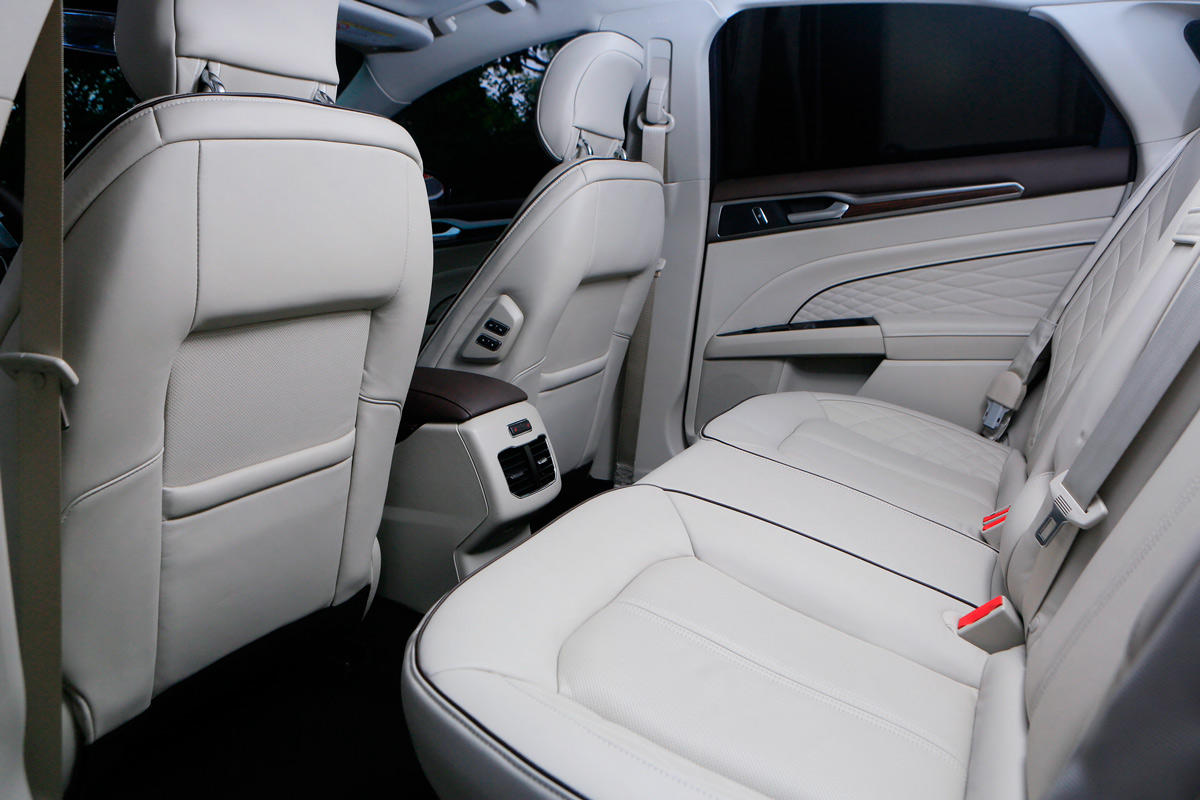 蒙迪欧豪华亮点,福特蒙迪欧最新款高速试驾