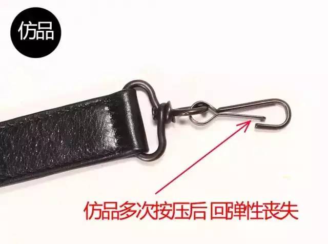 巴黎世家机车包金属铁标真假,巴黎世家机车包五金