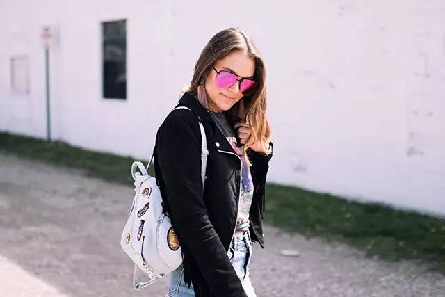 4款秋冬最in双肩包明星们都在背,今年最流行的一款双肩包