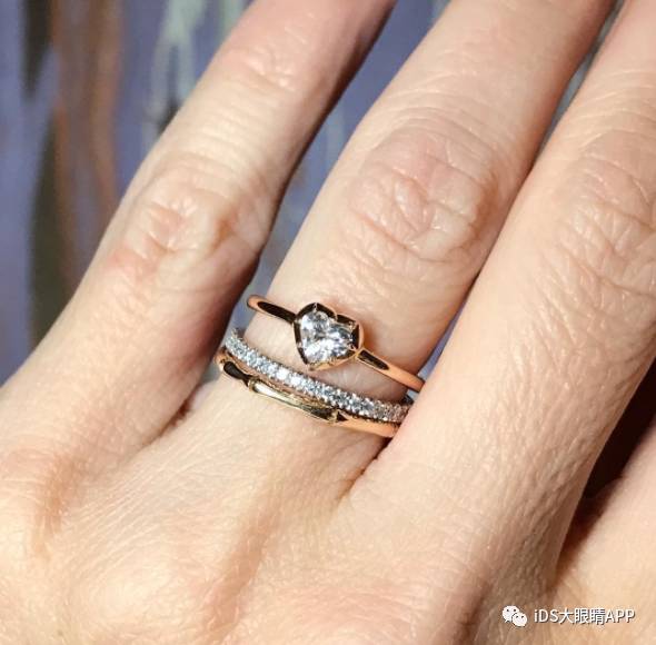 高圆圆同款婚戒一个多重,高圆圆直播带货手戴婚戒状态佳