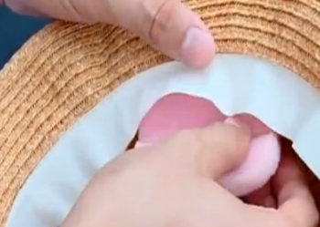 怎么让帽子不被吹翻,怎么让帽子不被风吹掉