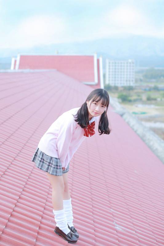 你为什么穿jk制服,我们为什么穿校服