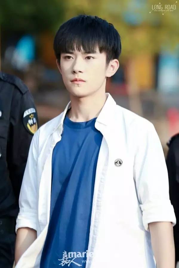 tfboys的穿搭风格,tfboys炸裂穿搭