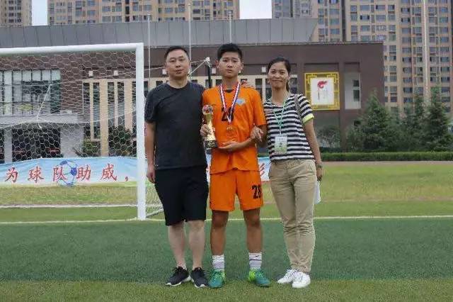 这个暑假，七中在绿茵场上没闲着！