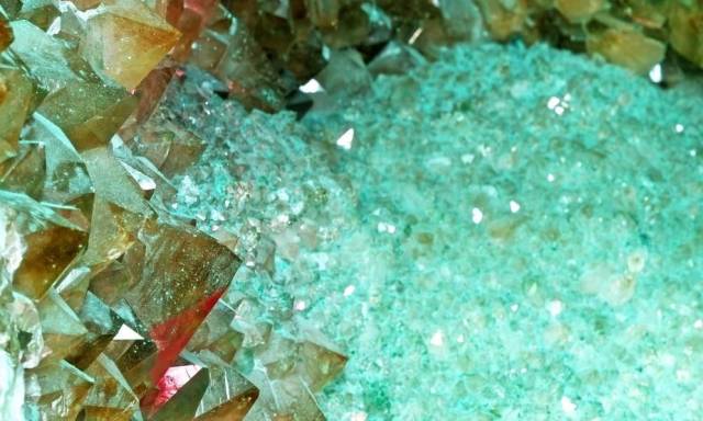 「文化」阿联酋再创新壕举，镶满水晶宝石47米游艇下水