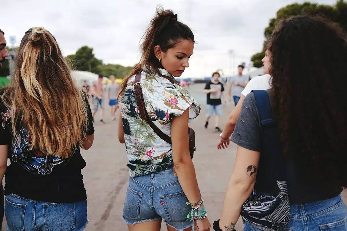 去夏威夷穿什么衬衫好呢,穿夏威夷衬衫走南宁