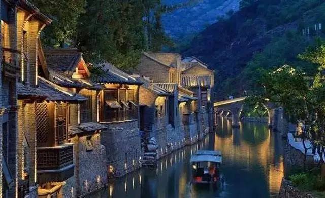 特色小镇是怎样炼成的?别以为资源多就够了,吃老本也得有讲究