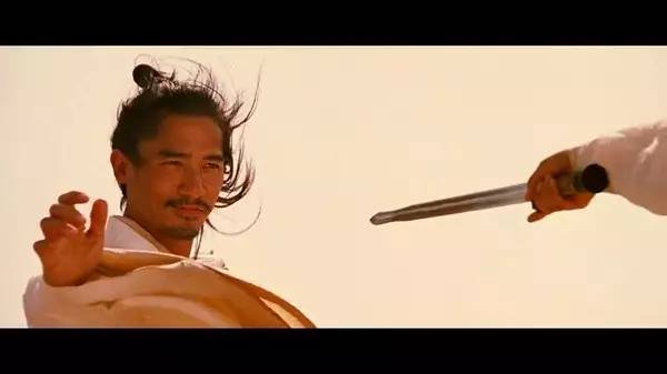 解构英雄,解构英雄对现代社会更有利