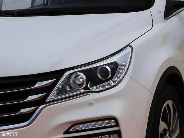 宝骏5602015手动舒适型驾驶体验,宝骏560驾驶功能键视频讲解