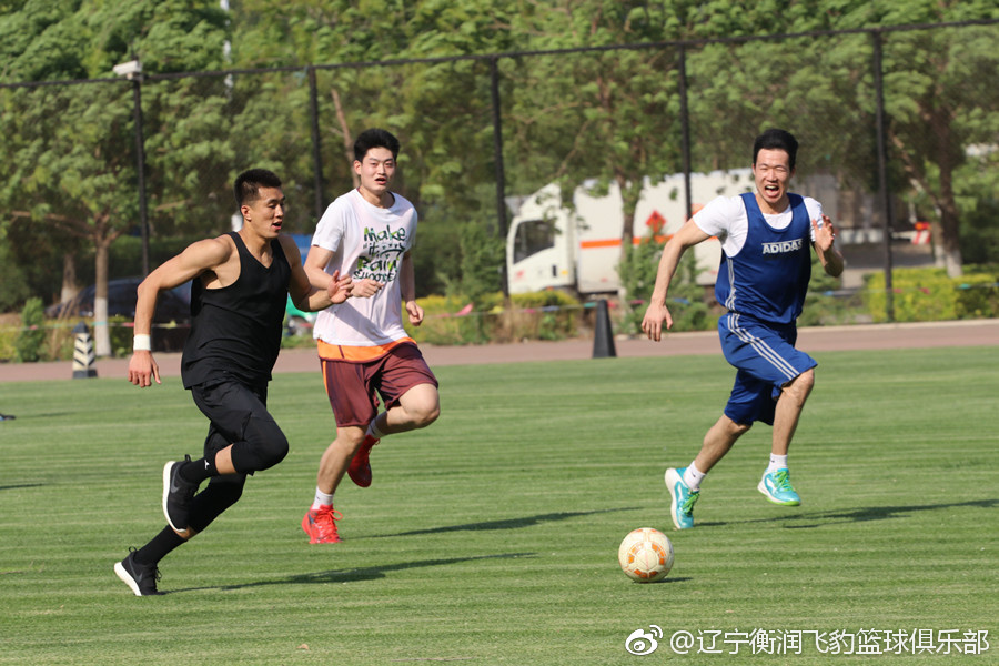 辽篮看大连足球,辽篮主场看球