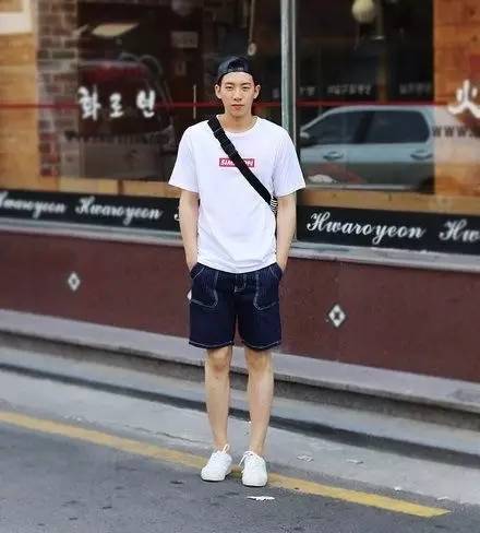 牛仔短裤怎么穿好看,牛仔短裤怎么穿比较好看