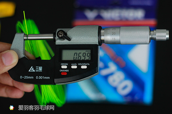 竟敢叫板“耐打之王”BG65，这款拍线到底有几把刷子？