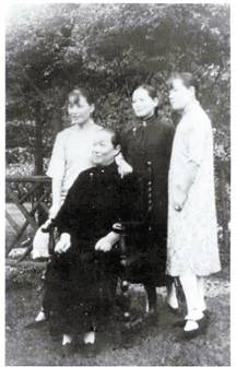 是谁成就了这个影响三代国家领袖的传奇家族?