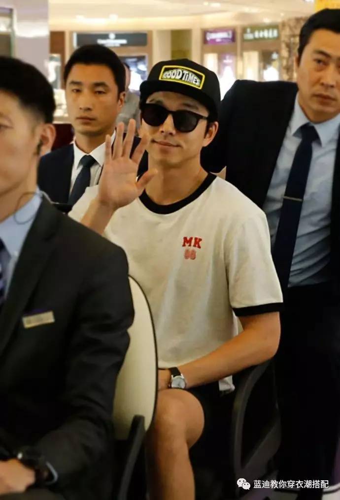 王源演唱会穿秀禾服,王源沸腾之夜黑西装