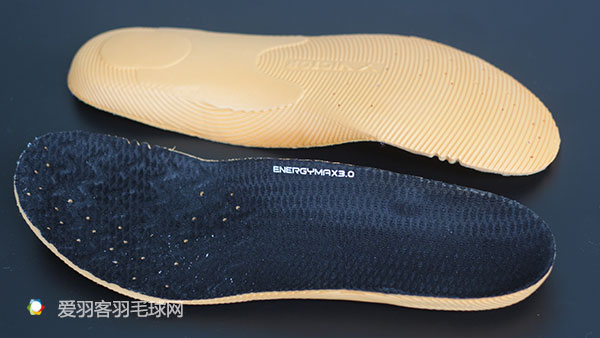 胜利羽毛球鞋p9300怎么样,胜利p9300买一代还是二代