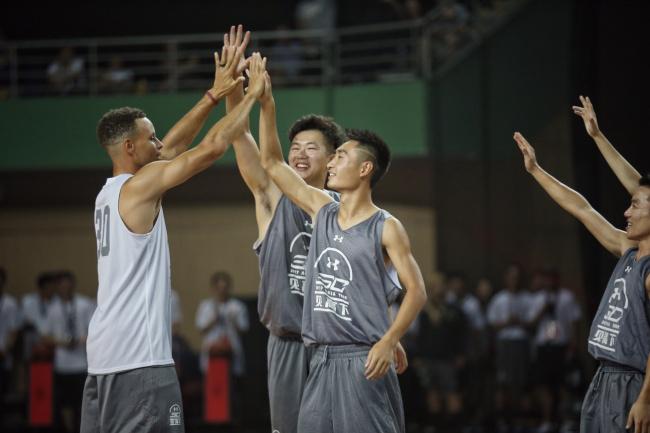 争锋归来终“见高下”UNDERARMOUR（安德玛）2017库里亚洲行——天府之国成都站