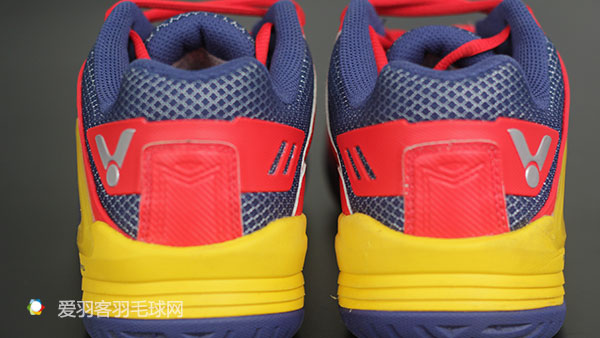 胜利羽毛球鞋p9300怎么样,胜利p9300买一代还是二代