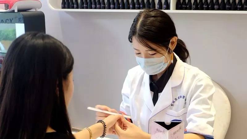 高圆圆用的美容仪,高圆圆探店