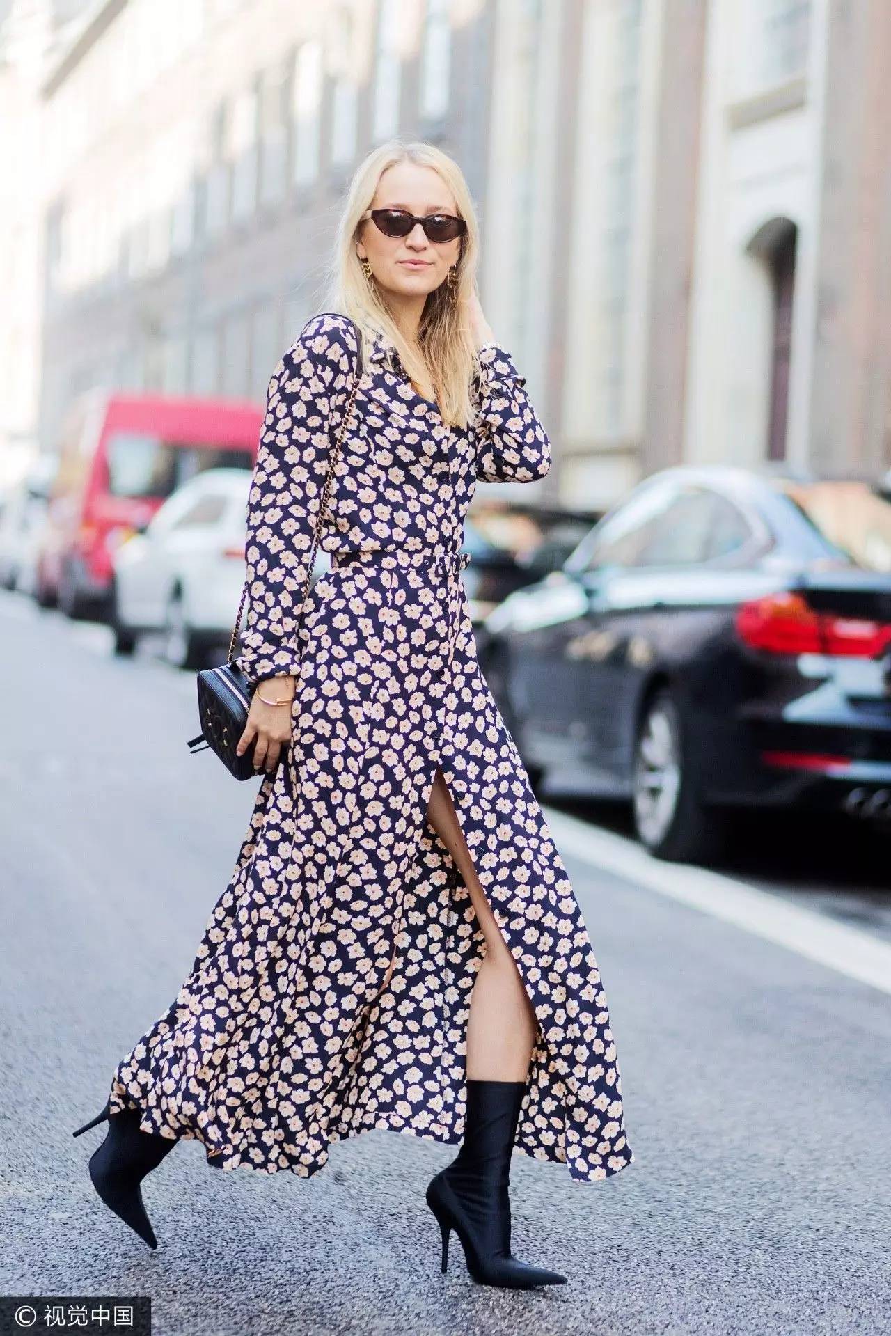 早春上新时髦又洋气的靴子,这个秋天最流行的马丁靴