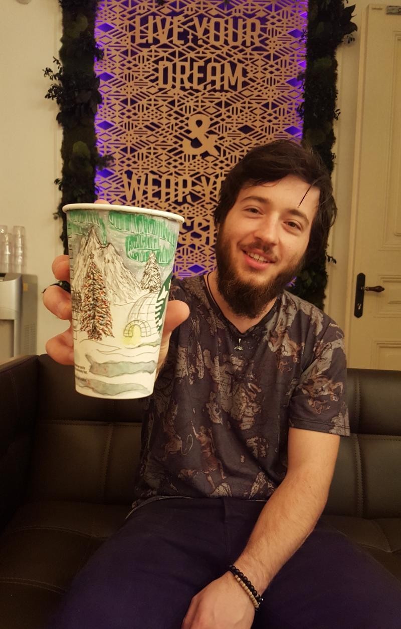 艺术家环游世界，他靠这个技能成为世界网红