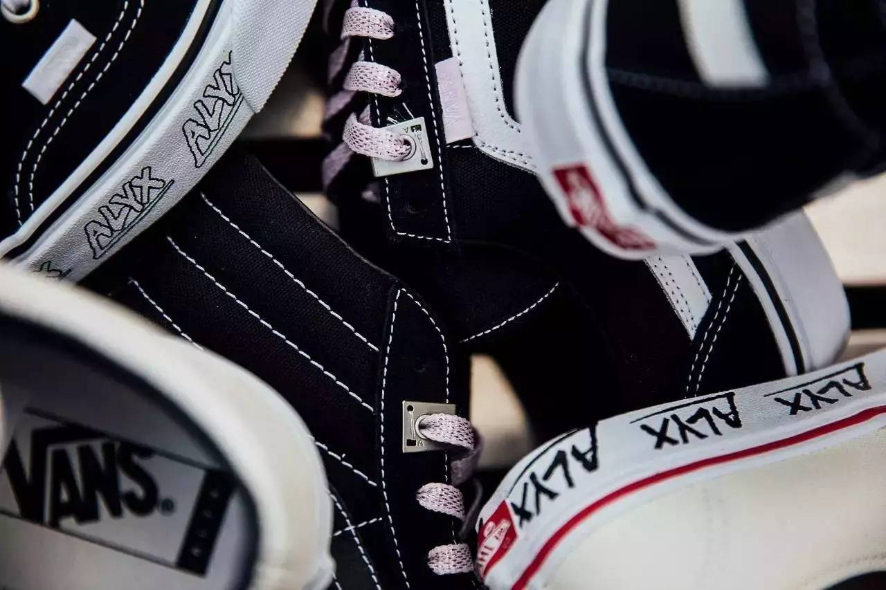 最新款sneaker,今秋最流行哪款鞋