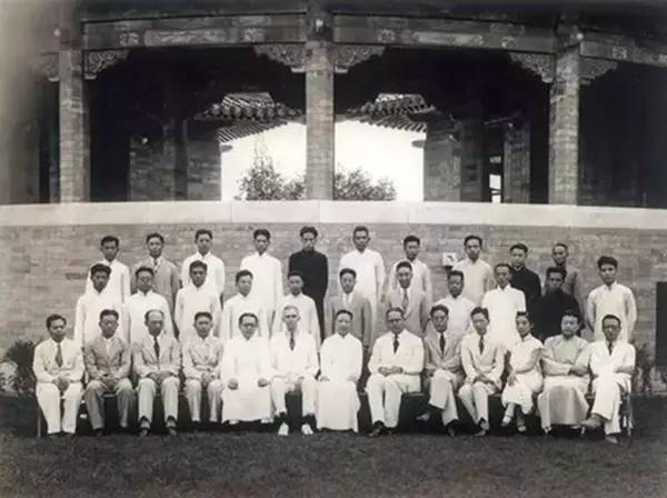 这是一座影响中国人100年的医院，却和一位美国富二代有着一段不得不说的情缘