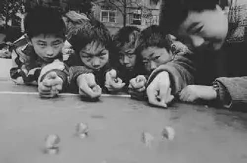 小时候上学时经历的生死瞬间,小时候上学的情景