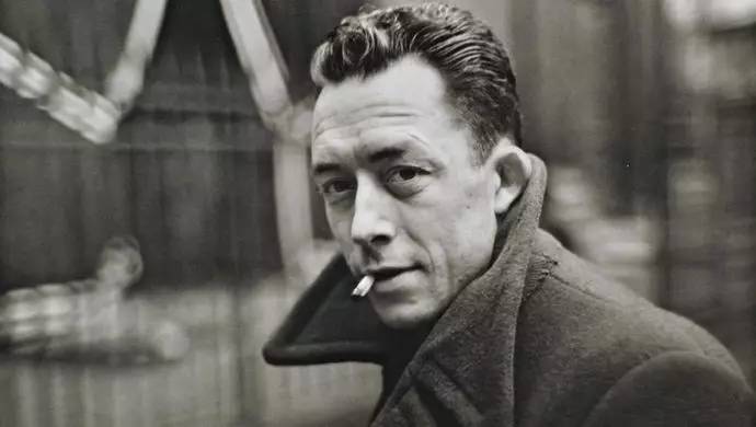 不爱踢球的演员不会是好作家丨戏剧