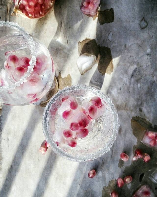 不用刀剥石榴怎么剥更快,怎么用手剥石榴剥得快