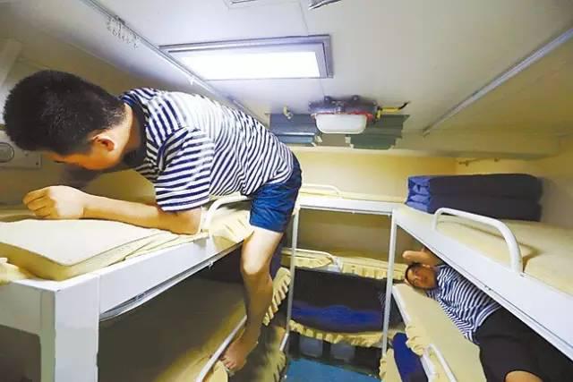 中国军兵的伙食,现在中国潜艇官兵每天的伙食标准