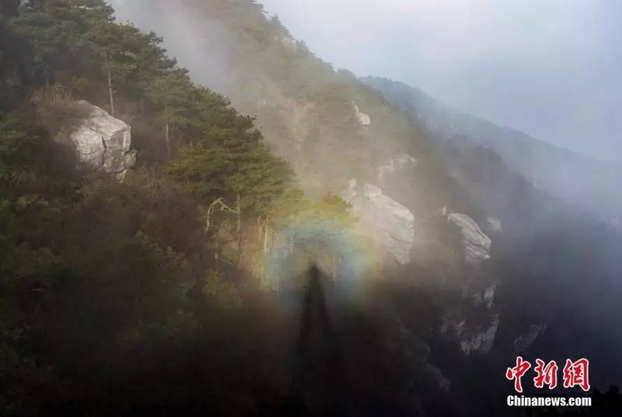 江西庐山发现的佛光,庐山神奇佛光