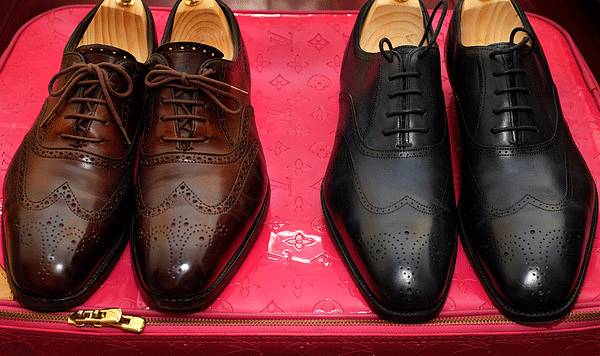 真皮皮鞋一次性处理200元,顶级皮鞋护理视频