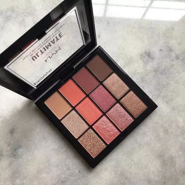 哪款平价眼影盘比较好用,哪些牌子的四色眼影盘好用到哭