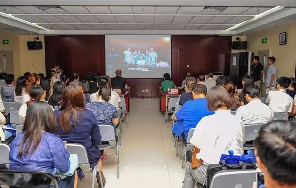 我院召开首届神经内分泌肿瘤中西医交流大会暨中日医院中西医结合肿瘤内科神经内分泌肿瘤诊疗中心成立大会