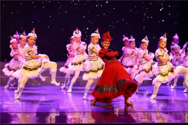 姝岃垶鑹烘湳涓績,姝岃垶涓績