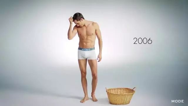 再穷不能穷*裤内**！老外对*裤内**的迷恋简直丧病，每年为此花上万元