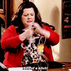 染发完长出黑头发怎么处理,染发后长出黑发怎么扎