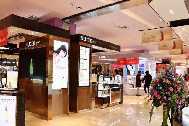 花一件钱买三件衣服,花一件的钱拿两件