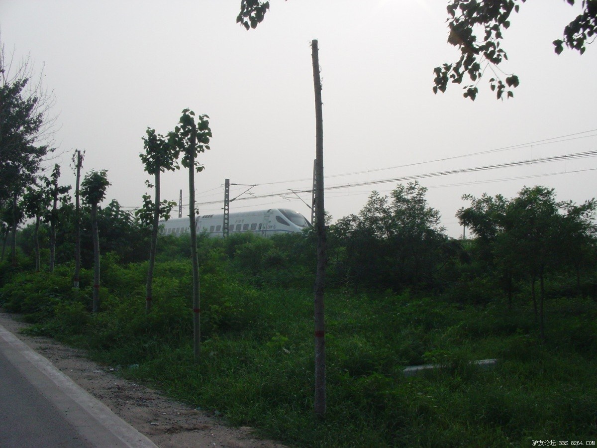 一个人一台车到西藏,一个人一辆车直通拉萨