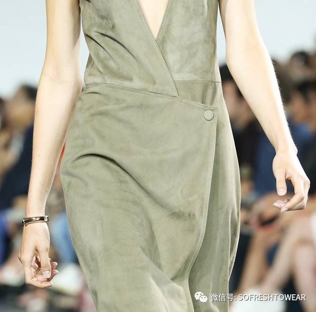 你喜欢穿的衣服是什么味道,你最喜欢穿什么颜色的衣服