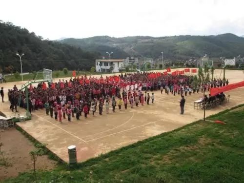 大家好，给大家介绍一下，这里是云南禄劝